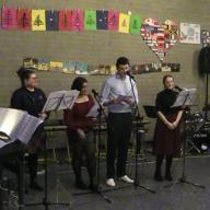 Die Lehrerband mit den Moderatoren Loenura und Janis