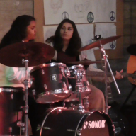 WF 9 Musik mit "Give peace a chance."